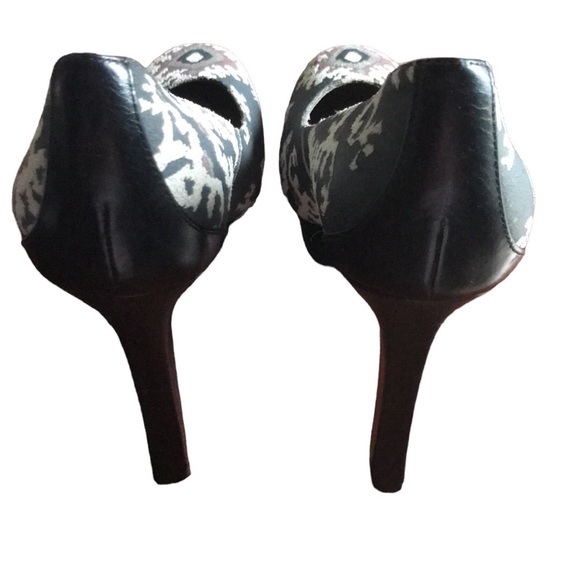 Lisa for Donald J Pliner suede southwest pattern platform heels - Picture 5 of 15